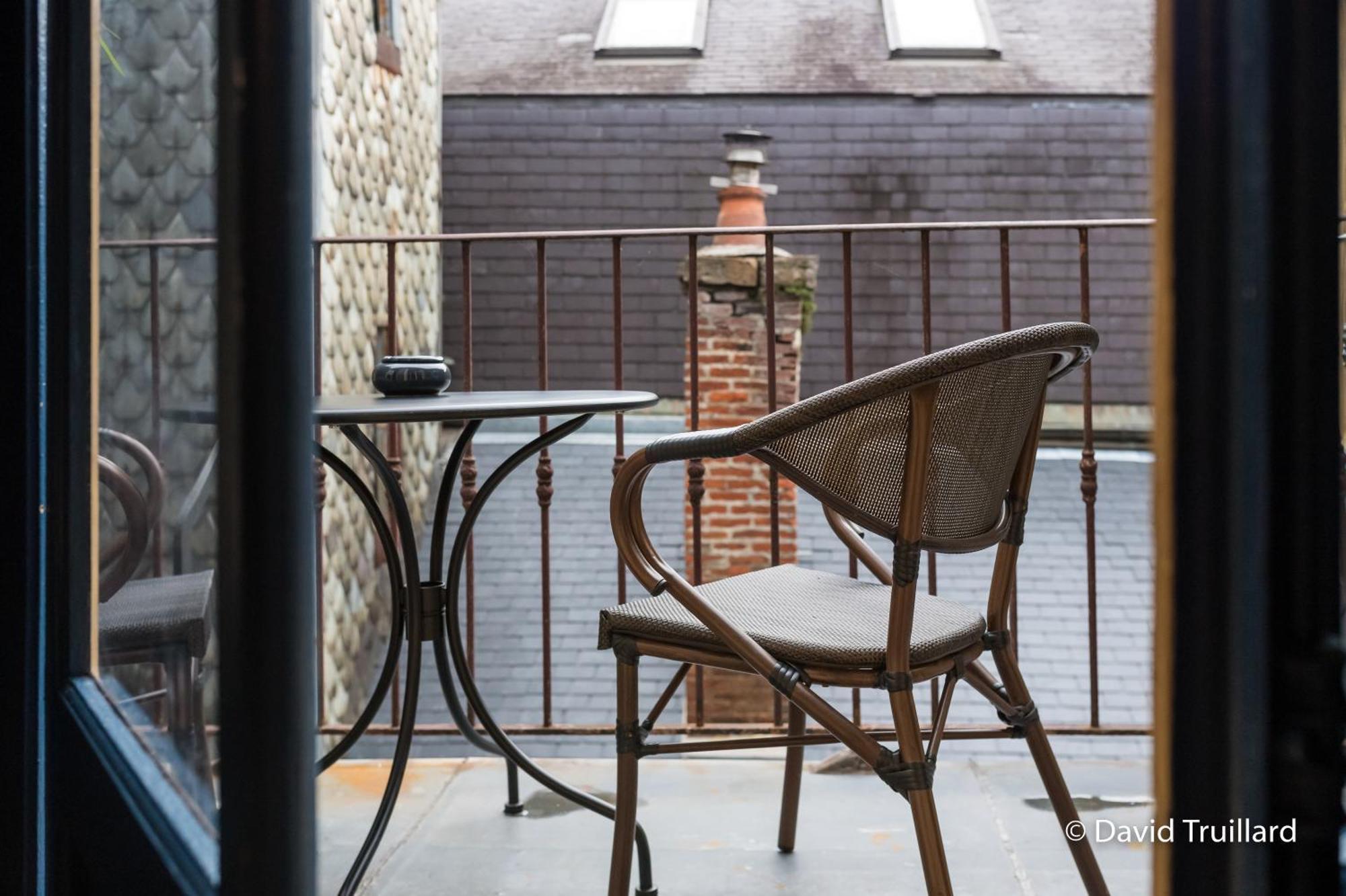 Suites Mana- Studio Art Ducal Avec Terrasse Sur L'Arriere De La Place Ducale Parking Inclus Charleville-Mezieres Exterior photo